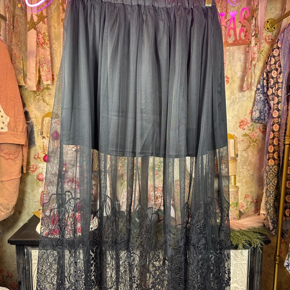🆕 Blue B Elegant Black Lace Overlay Skirt
1: Size:Small 
1: Size: Large - Picture 9 of 10